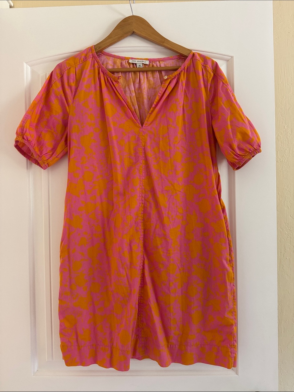 Loose-fitting lightweight mini dress